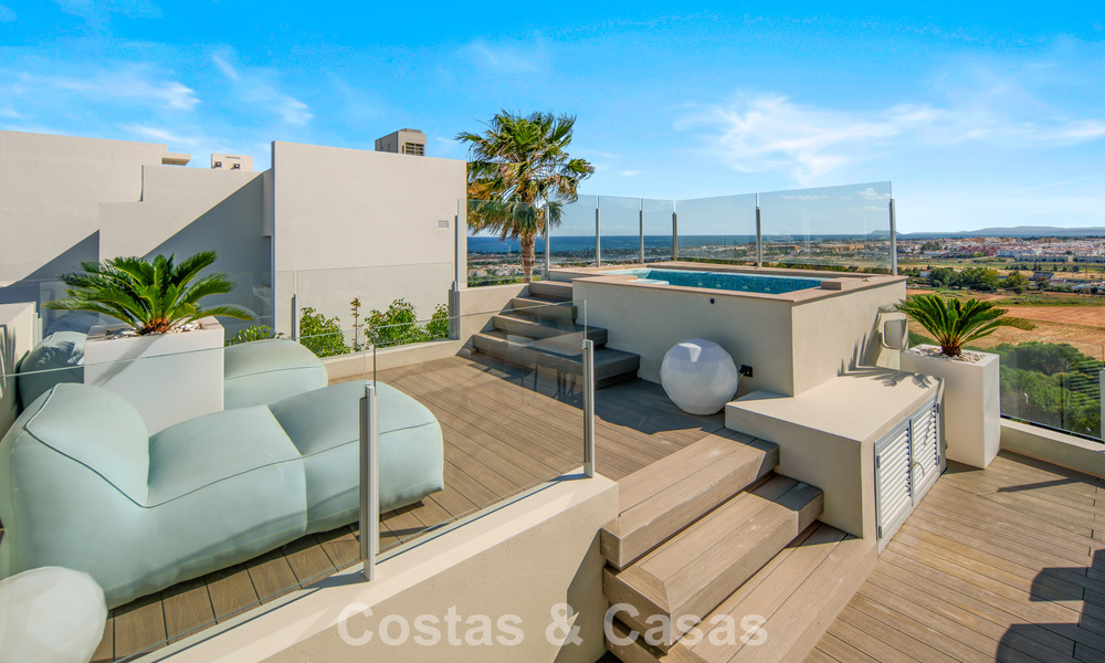 Villa contemporaine de luxe à vendre avec vues panoramiques sur la montagne et la mer à Nueva Andalucía, Marbella 800917