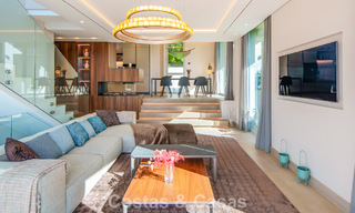 Villa contemporaine de luxe à vendre avec vues panoramiques sur la montagne et la mer à Nueva Andalucía, Marbella 800922 