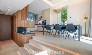 Villa contemporaine de luxe à vendre avec vues panoramiques sur la montagne et la mer à Nueva Andalucía, Marbella 800923 