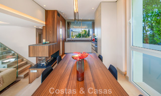 Villa contemporaine de luxe à vendre avec vues panoramiques sur la montagne et la mer à Nueva Andalucía, Marbella 800925 