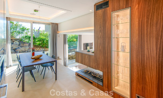 Villa contemporaine de luxe à vendre avec vues panoramiques sur la montagne et la mer à Nueva Andalucía, Marbella 800928 