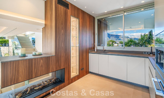 Villa contemporaine de luxe à vendre avec vues panoramiques sur la montagne et la mer à Nueva Andalucía, Marbella 800929 