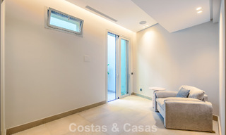 Villa contemporaine de luxe à vendre avec vues panoramiques sur la montagne et la mer à Nueva Andalucía, Marbella 800934 