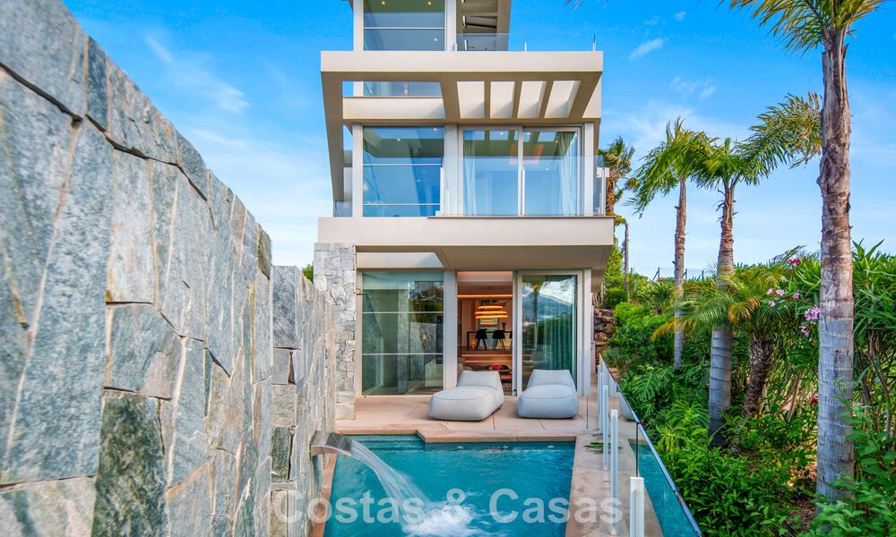Villa contemporaine de luxe à vendre avec vues panoramiques sur la montagne et la mer à Nueva Andalucía, Marbella 800940