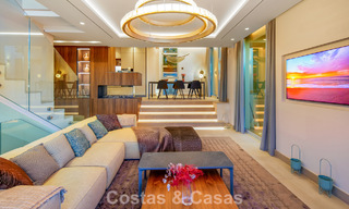 Villa contemporaine de luxe à vendre avec vues panoramiques sur la montagne et la mer à Nueva Andalucía, Marbella 800946 