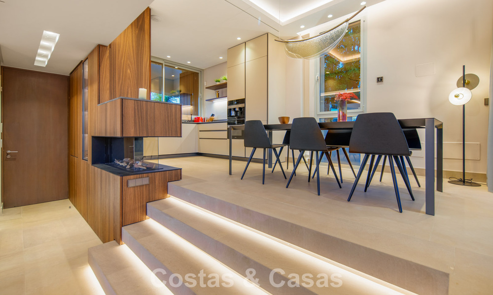 Villa contemporaine de luxe à vendre avec vues panoramiques sur la montagne et la mer à Nueva Andalucía, Marbella 800947
