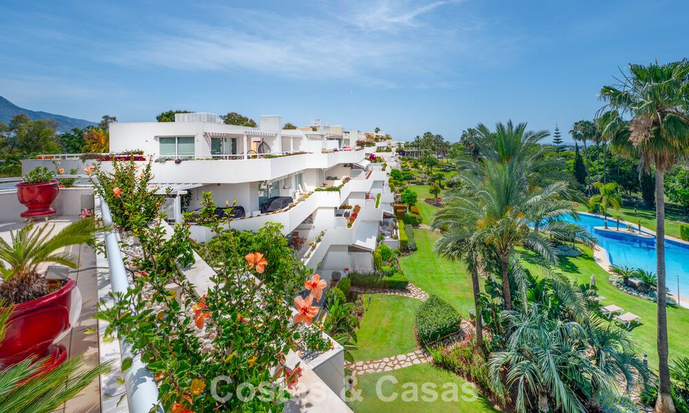 Penthouse duplex à vendre dans un complexe de golf très recherché á Nueva Andalucía, Marbella 800988