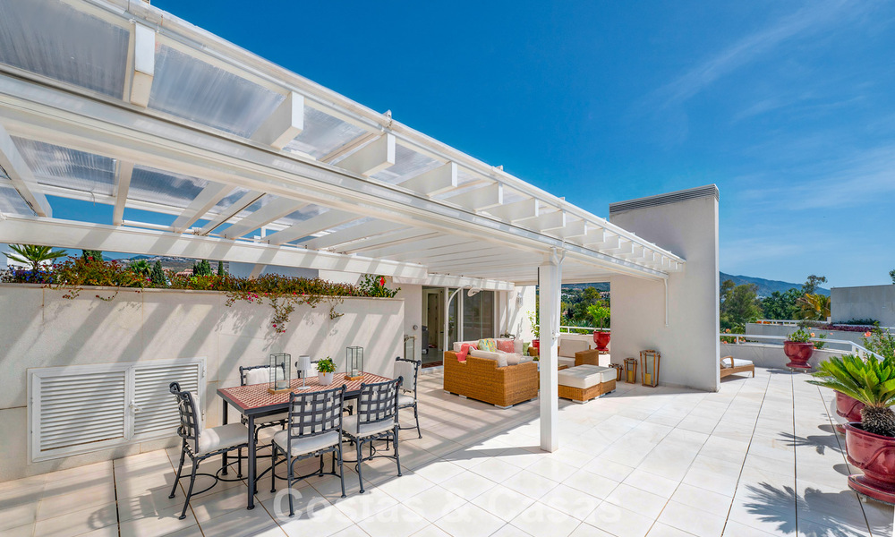 Penthouse duplex à vendre dans un complexe de golf très recherché á Nueva Andalucía, Marbella 800991