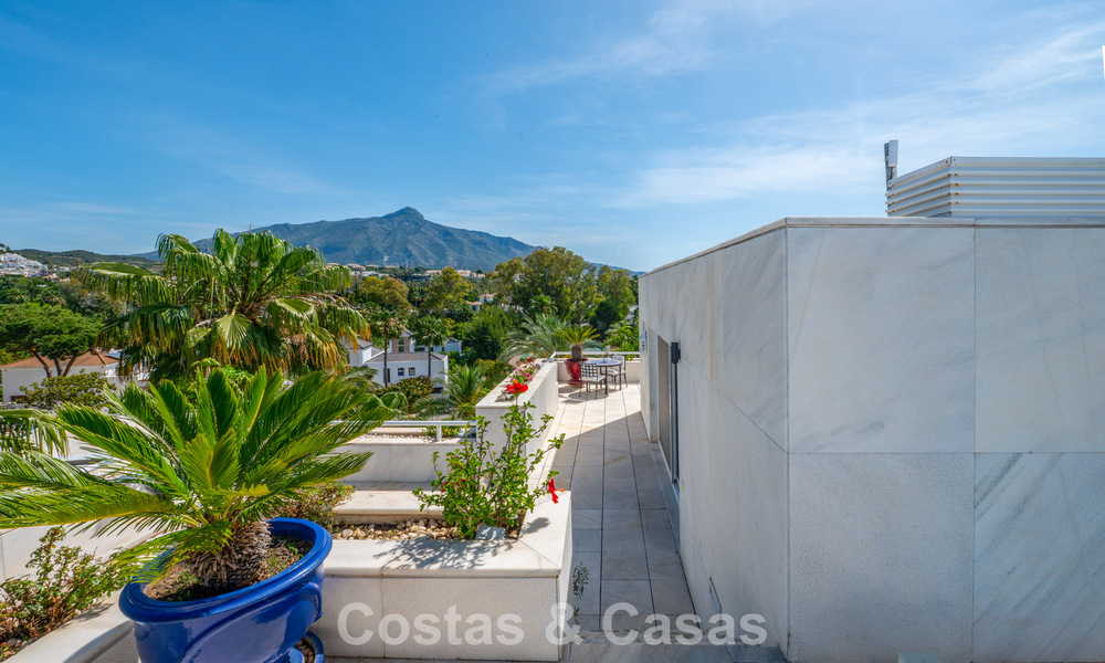 Penthouse duplex à vendre dans un complexe de golf très recherché á Nueva Andalucía, Marbella 800997