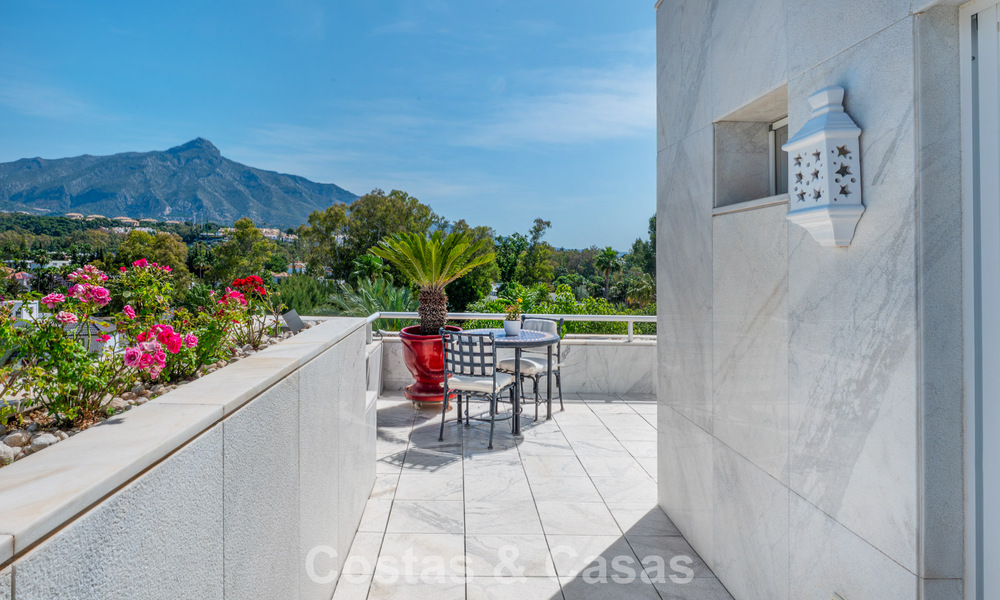 Penthouse duplex à vendre dans un complexe de golf très recherché á Nueva Andalucía, Marbella 800999