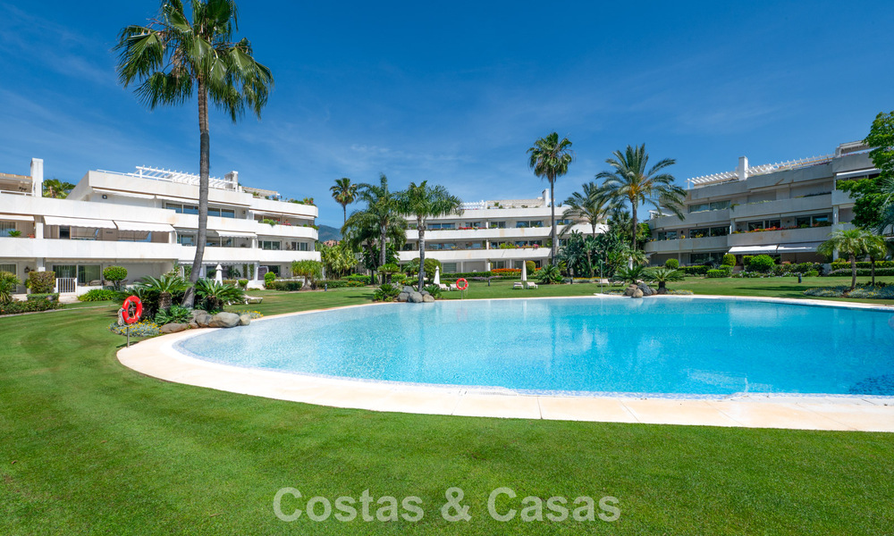 Penthouse duplex à vendre dans un complexe de golf très recherché á Nueva Andalucía, Marbella 801007