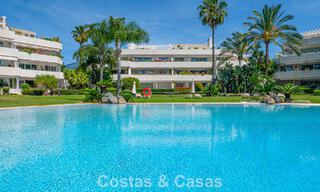Penthouse duplex à vendre dans un complexe de golf très recherché á Nueva Andalucía, Marbella 801008 