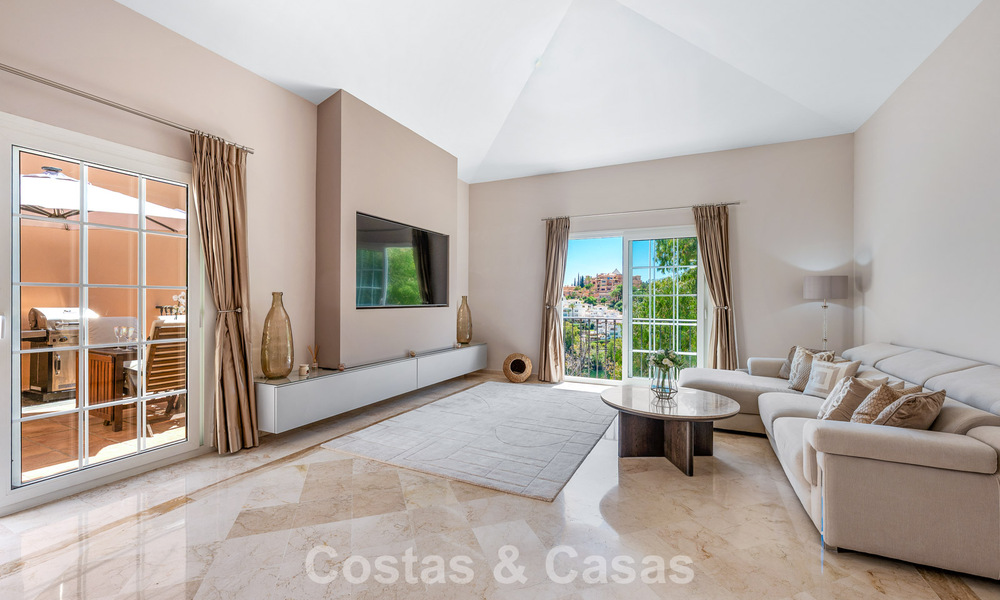 Spacieuse maison à vendre dans une petite urbanisation sécurisée au cœur du très recherché Nueva Andalucía, Marbella 801107