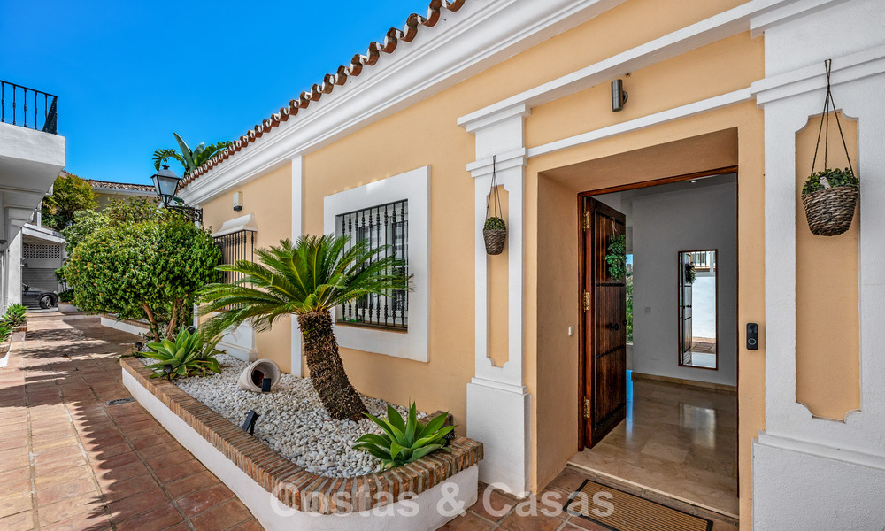 Spacieuse maison à vendre dans une petite urbanisation sécurisée au cœur du très recherché Nueva Andalucía, Marbella 801124