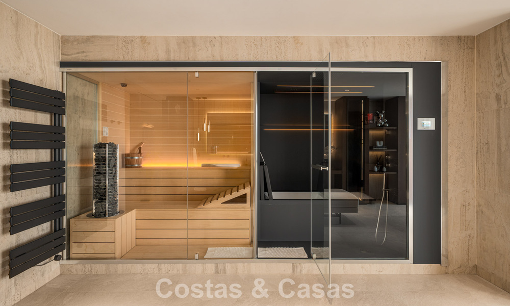 Impressionnante villa de luxe à l’architecture minimaliste moderne à vendre dans les collines de Marbella Est 801125