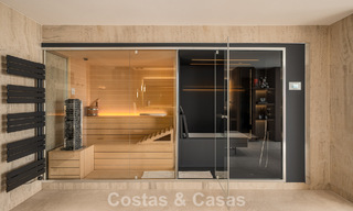 Impressionnante villa de luxe à l’architecture minimaliste moderne à vendre dans les collines de Marbella Est 801125 