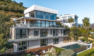 Impressionnante villa de luxe à l’architecture minimaliste moderne à vendre dans les collines de Marbella Est 801127 