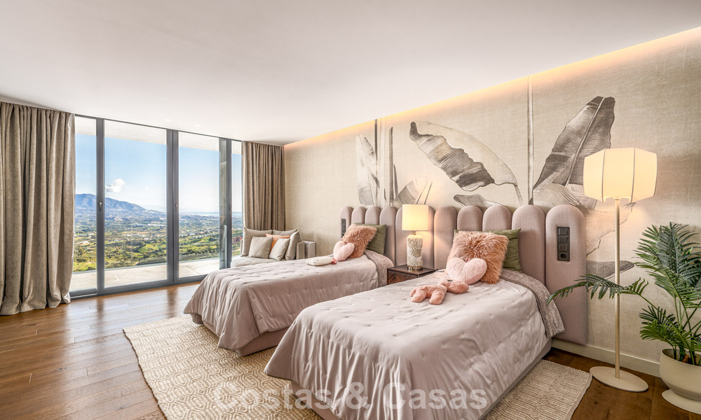 Impressionnante villa de luxe à l’architecture minimaliste moderne à vendre dans les collines de Marbella Est 801135