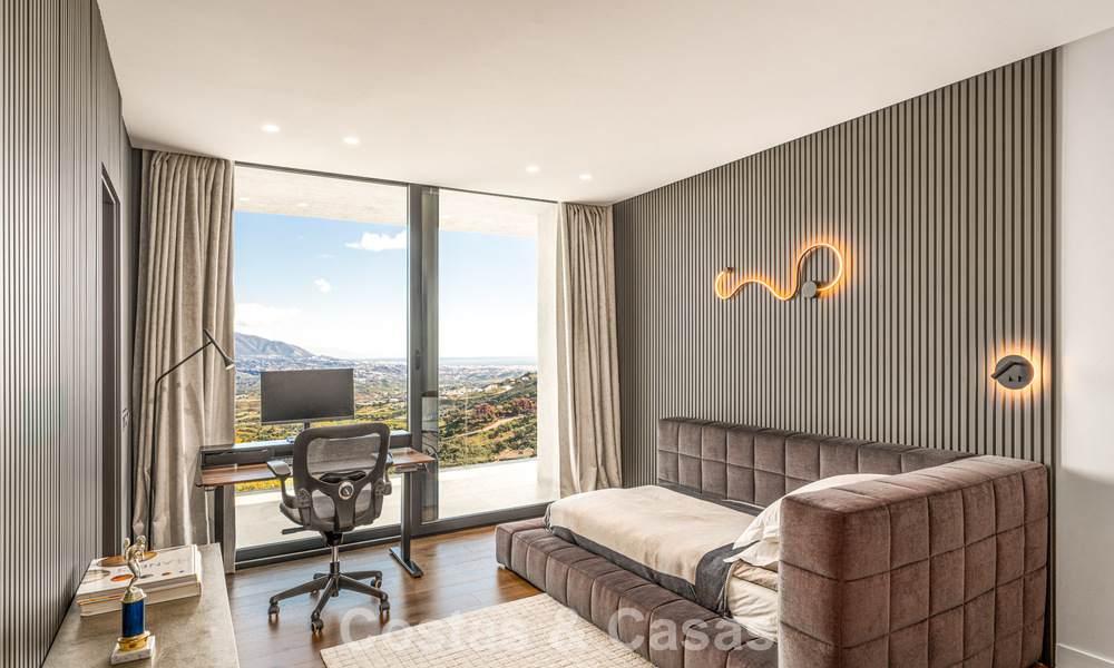 Impressionnante villa de luxe à l’architecture minimaliste moderne à vendre dans les collines de Marbella Est 801136