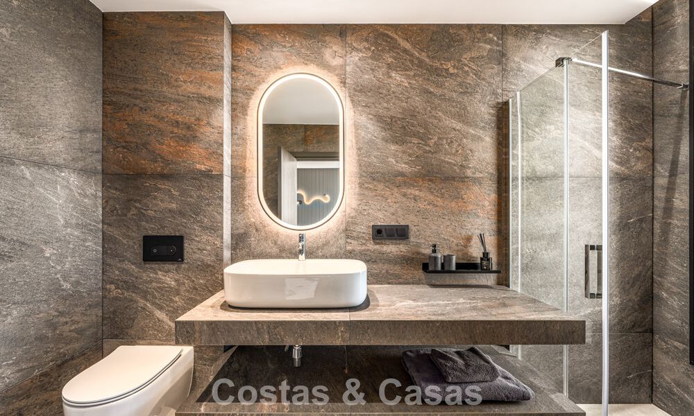 Impressionnante villa de luxe à l’architecture minimaliste moderne à vendre dans les collines de Marbella Est 801137