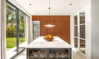 Impressionnante villa de luxe à l’architecture minimaliste moderne à vendre dans les collines de Marbella Est 801138 