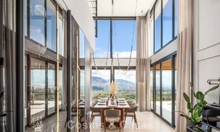 Impressionnante villa de luxe à l’architecture minimaliste moderne à vendre dans les collines de Marbella Est 801140 