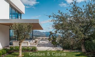 Impressionnante villa de luxe à l’architecture minimaliste moderne à vendre dans les collines de Marbella Est 801151 