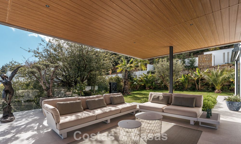 Impressionnante villa de luxe à l’architecture minimaliste moderne à vendre dans les collines de Marbella Est 801153