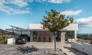 Impressionnante villa de luxe à l’architecture minimaliste moderne à vendre dans les collines de Marbella Est 801154 