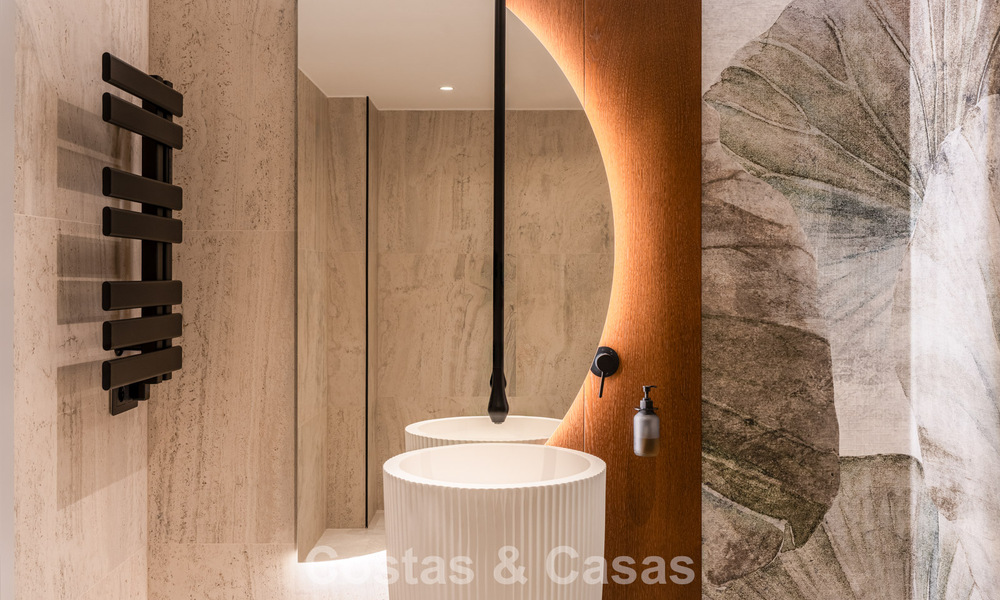 Impressionnante villa de luxe à l’architecture minimaliste moderne à vendre dans les collines de Marbella Est 801160