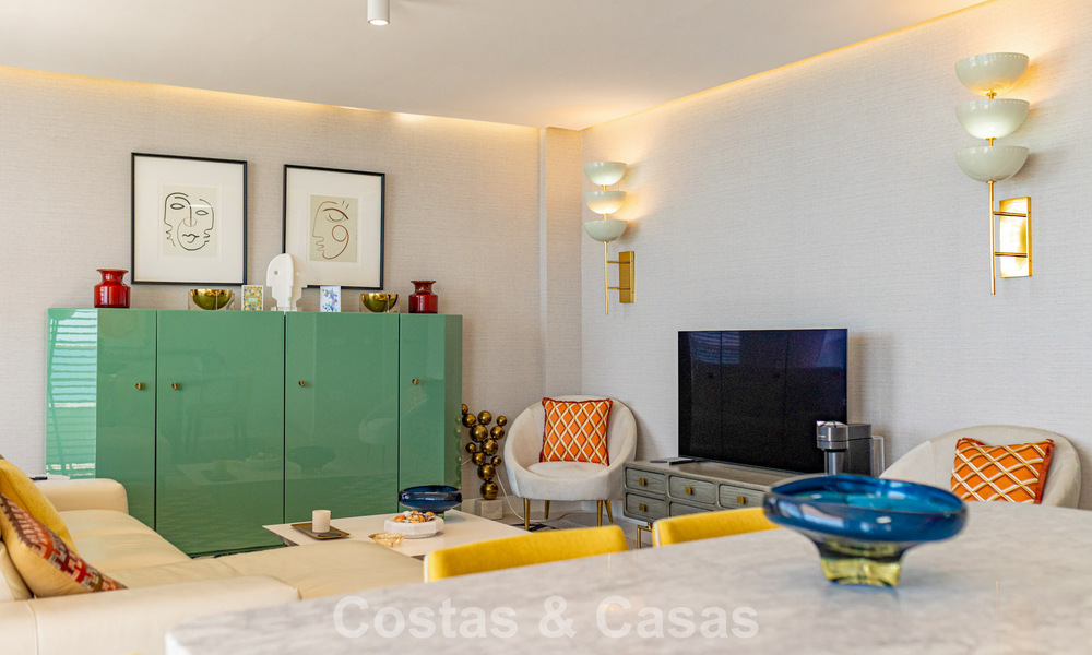 Penthouse exclusif avec une vue mer ouverte spectaculaire à vendre en bord de mer à Estepona 801255