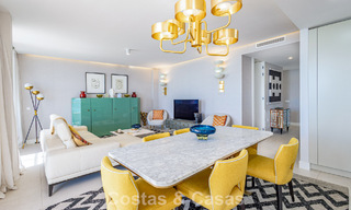Penthouse exclusif avec une vue mer ouverte spectaculaire à vendre en bord de mer à Estepona 801261 