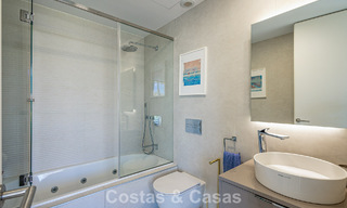 Penthouse exclusif avec une vue mer ouverte spectaculaire à vendre en bord de mer à Estepona 801276 