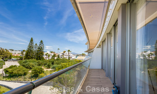 Penthouse exclusif avec une vue mer ouverte spectaculaire à vendre en bord de mer à Estepona 801277 