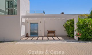 Villa de luxe contemporaine à l’architecture moderne épurée avec vues imprenables à vendre à Marbella Est 801167 