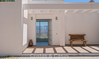 Villa de luxe contemporaine à l’architecture moderne épurée avec vues imprenables à vendre à Marbella Est 801168 