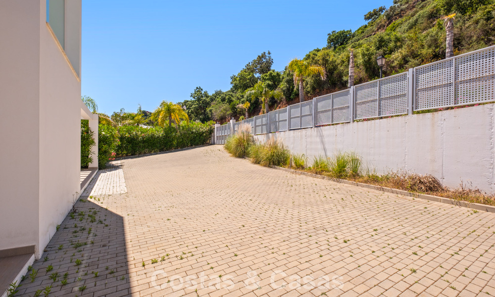 Villa de luxe contemporaine à l’architecture moderne épurée avec vues imprenables à vendre à Marbella Est 801169