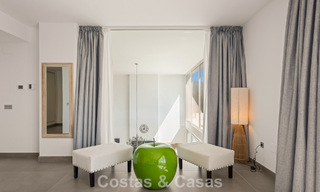 Villa de luxe contemporaine à l’architecture moderne épurée avec vues imprenables à vendre à Marbella Est 801173 