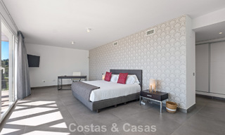 Villa de luxe contemporaine à l’architecture moderne épurée avec vues imprenables à vendre à Marbella Est 801174 
