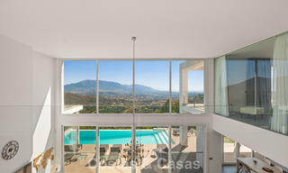 Villa de luxe contemporaine à l’architecture moderne épurée avec vues imprenables à vendre à Marbella Est 801180 