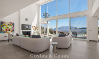 Villa de luxe contemporaine à l’architecture moderne épurée avec vues imprenables à vendre à Marbella Est 801187 
