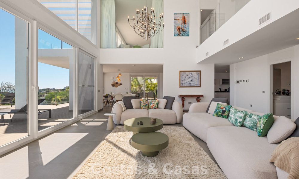 Villa de luxe contemporaine à l’architecture moderne épurée avec vues imprenables à vendre à Marbella Est 801192