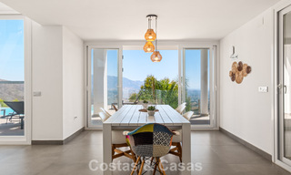Villa de luxe contemporaine à l’architecture moderne épurée avec vues imprenables à vendre à Marbella Est 801194 