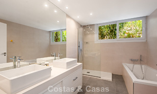 Villa de luxe contemporaine à l’architecture moderne épurée avec vues imprenables à vendre à Marbella Est 801202 