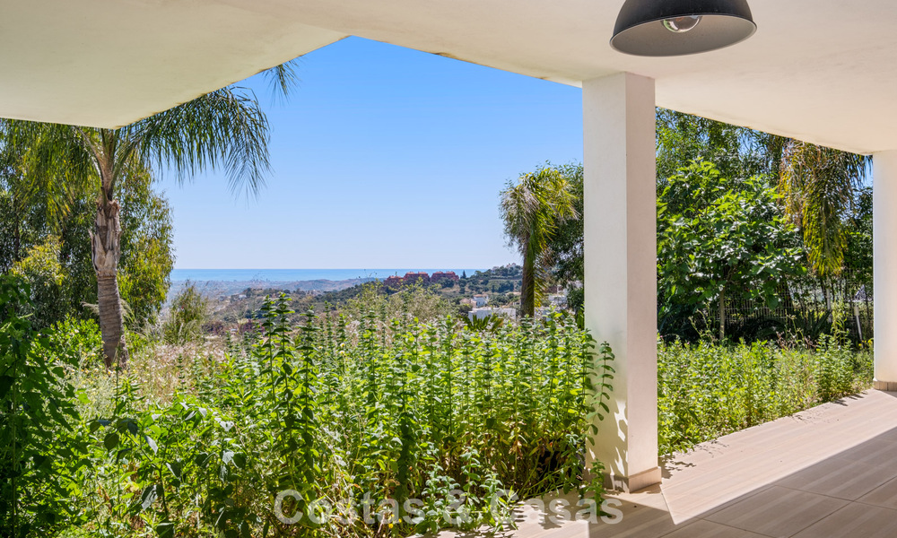 Villa de luxe contemporaine à l’architecture moderne épurée avec vues imprenables à vendre à Marbella Est 801207