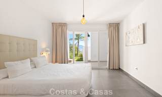 Villa de luxe contemporaine à l’architecture moderne épurée avec vues imprenables à vendre à Marbella Est 801210 
