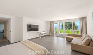 Villa de luxe contemporaine à l’architecture moderne épurée avec vues imprenables à vendre à Marbella Est 801213 