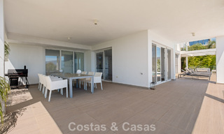 Villa de luxe contemporaine à l’architecture moderne épurée avec vues imprenables à vendre à Marbella Est 801215 