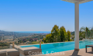 Villa de luxe contemporaine à l’architecture moderne épurée avec vues imprenables à vendre à Marbella Est 801223 
