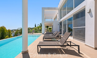 Villa de luxe contemporaine à l’architecture moderne épurée avec vues imprenables à vendre à Marbella Est 801226 